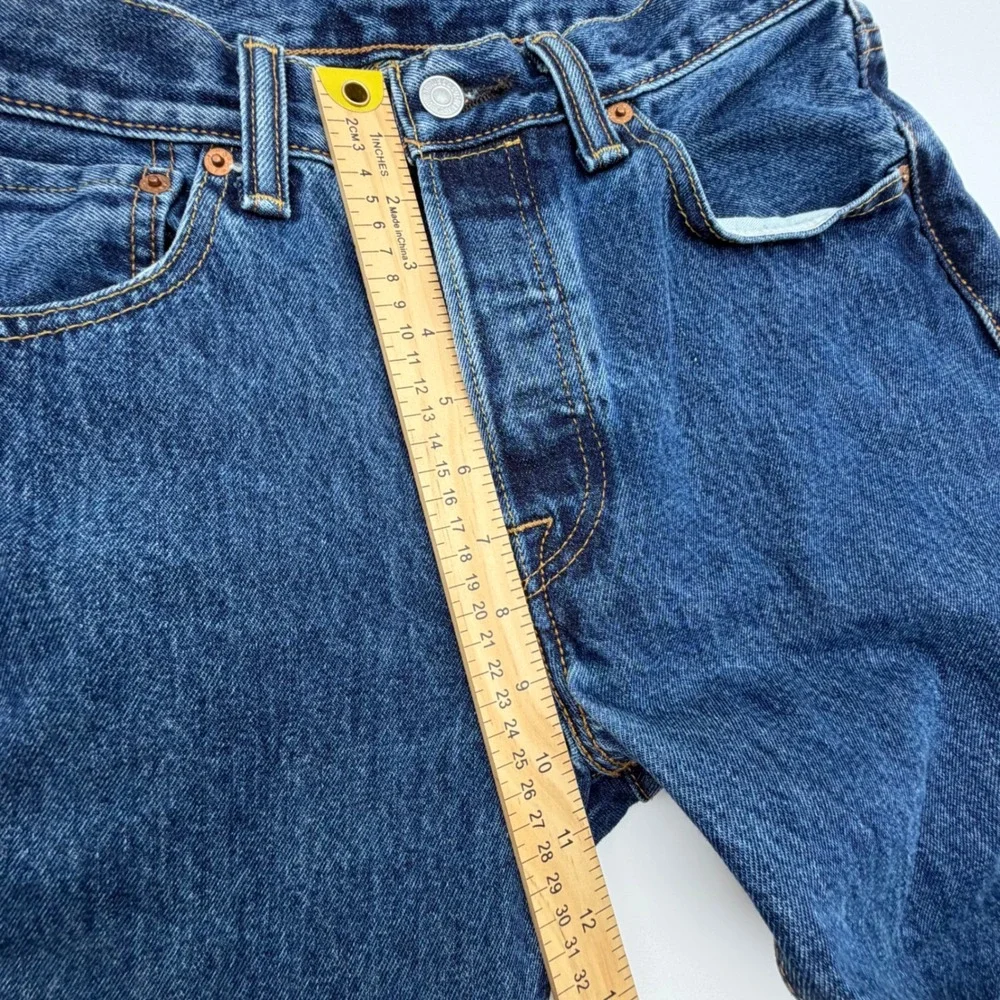 Levis 501 Original Fit Mens Button Fly Jeans 30x30 Medium Wash Blue Denim